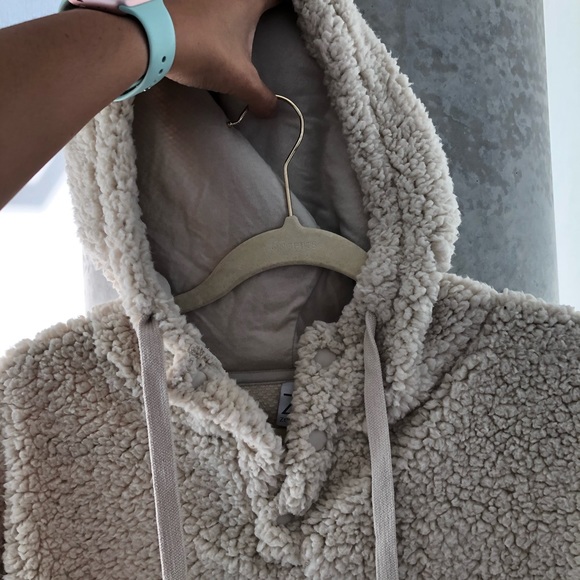 NWT Z by Zella Faux Shearling Pullover Hoo… - Picture 6 of 8